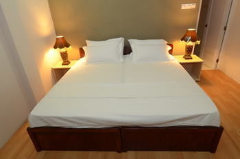 Batuta Maldives Surf View Hotell Thulusdhoo Exteriör bild